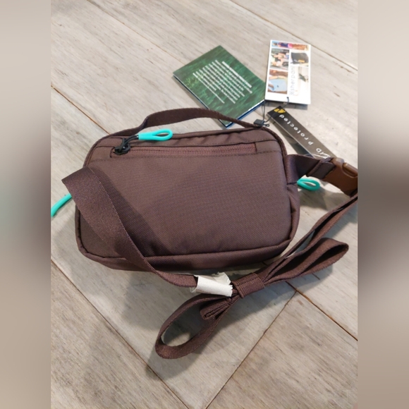 NWT! Sherpani Hyk Hip Pack/Cross Body, Sundial (Golden Yellow), RFID Blocking - Picture 2 of 8